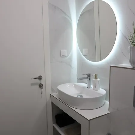 Iliana's 2 Apartment *