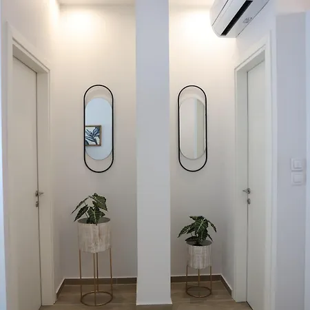 Iliana's 2 Apartment *