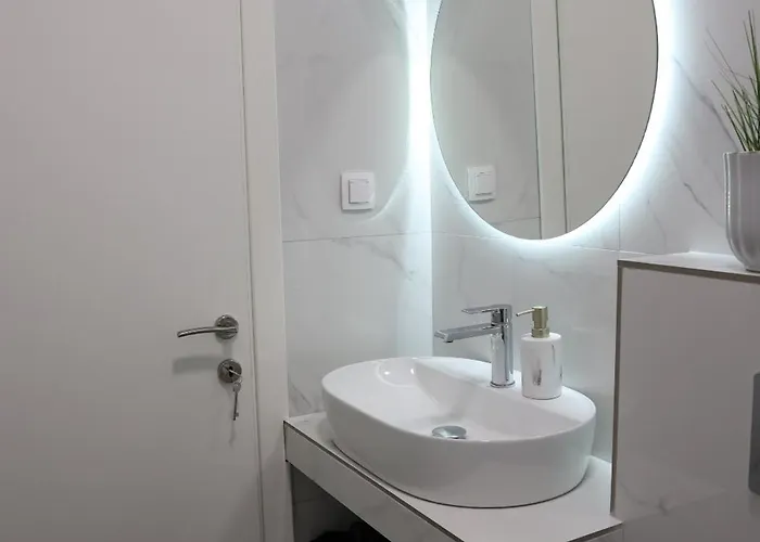 Iliana's 2 Apartment *